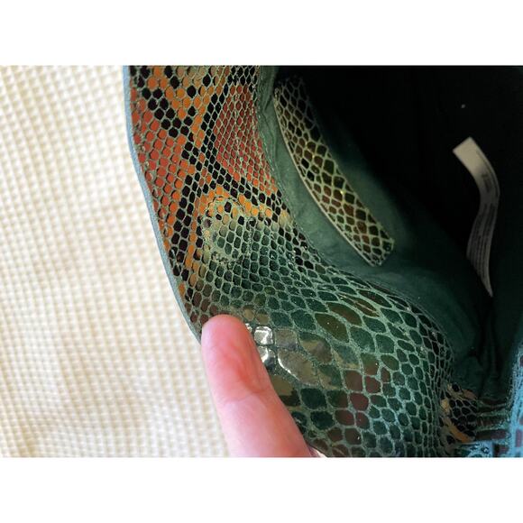 Free People Leather Cross Body Green & Brown Sneak Print Magnetic Closure Purse - Picture 12 of 16